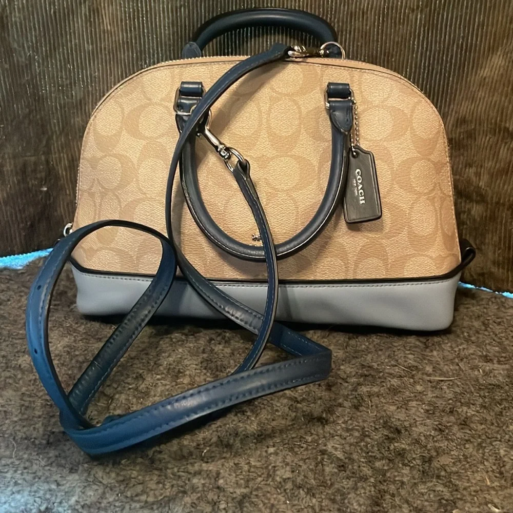 Coach purse - Picture 7 of 8